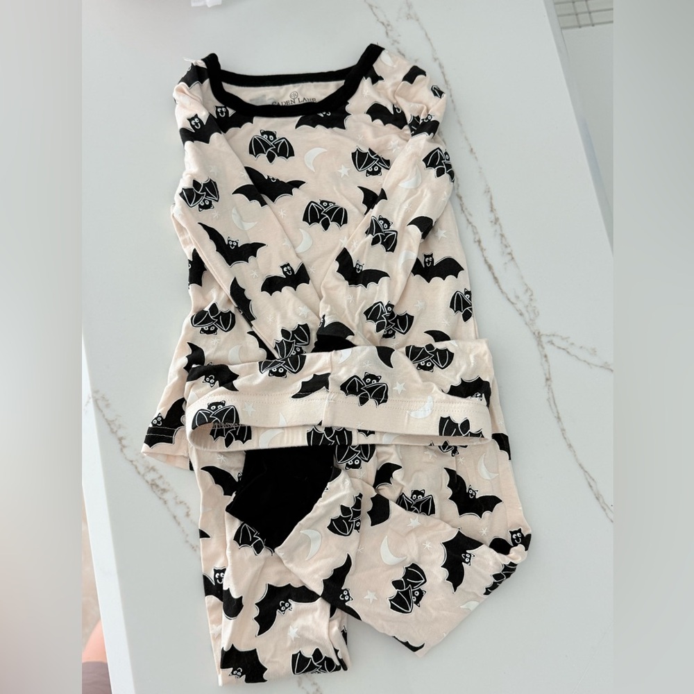 Caden Lane Black and Cream Pajama Set toddler 2T